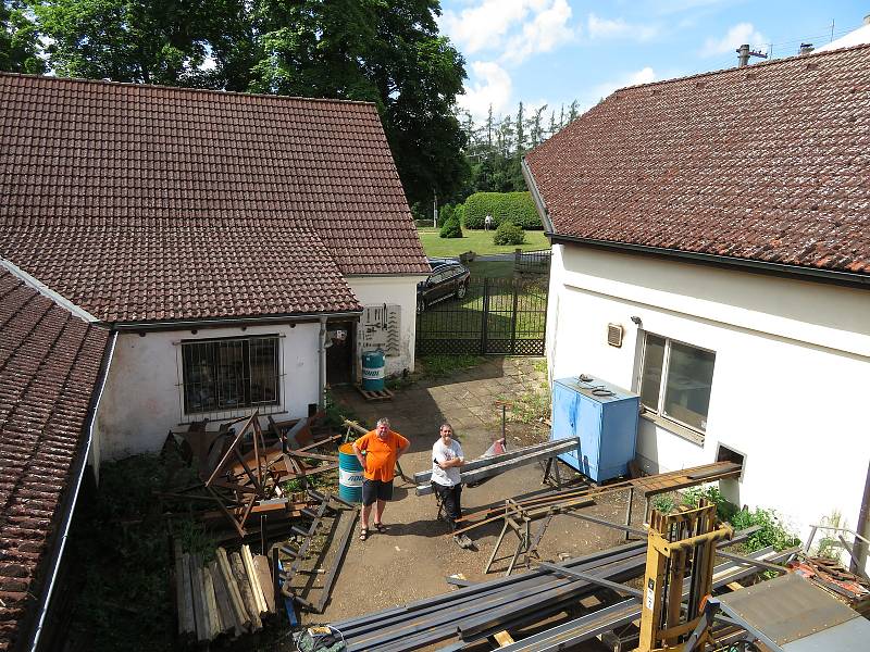 Kroužkování čápů bílých v neděli 27. června v Plané nad Lužnicí, Dírné a Dráchově na Táborsku.