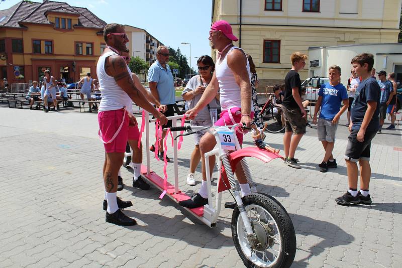 Bechyni v sobotu ovládly koloběžky. Konal se v ní totiž již 49. ročník koloběžkové Grand Prix Bechyně.