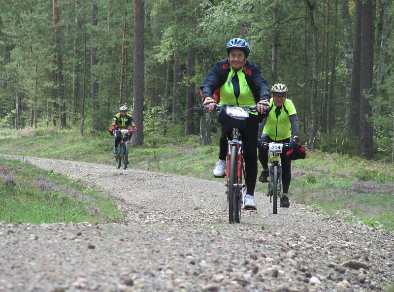 Cyklistického podniku se účastnili i kolaři z Tachovska.