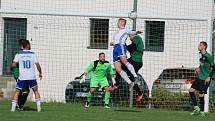 TIP LIGA (řádek č. 1): ZD Meclov (v zeleném) - Baník Stříbro (v bílém) 4:0.