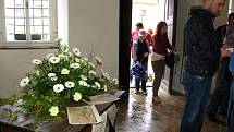 Víkendové komentované prohlídky v kladrubském klášteře se tentokráte nesly v duchu 340 výročí od narození od narození Santiniho Aichela. Návštěvníci si prohlédli květinové vazby, které připomínaly některé jeho stavby.