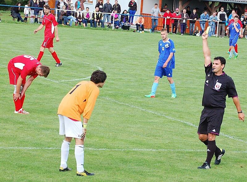 Fotbal: Ve druhém kole 1. A třídy se utkaly dva týmy z Tachovska, Chodský Újezd vyhrál 3:1.