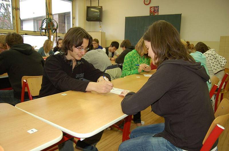 V tachovském gymnáziu se uskutečnilo oblastní kolo turnaje v piškvorkách.