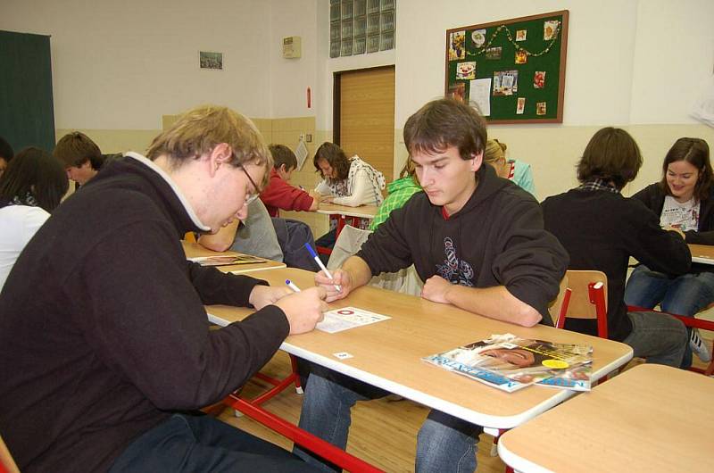 V tachovském gymnáziu se uskutečnilo oblastní kolo turnaje v piškvorkách.