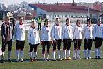 Mezistátní utkání žen U17 se hrálo na městském stadionu v Tachově a Česká republika porazila Ázerbájdžán 11:0. 