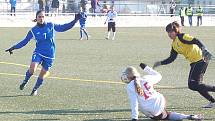 Mezistátní utkání žen U17 se hrálo na městském stadionu v Tachově a Česká republika porazila Ázerbájdžán 11:0. 