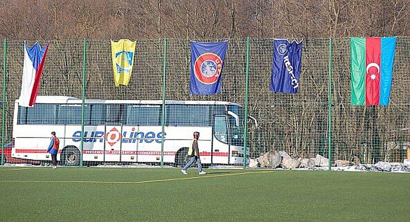 Mezistátní utkání žen U17 se hrálo na městském stadionu v Tachově a Česká republika porazila Ázerbájdžán 11:0. 