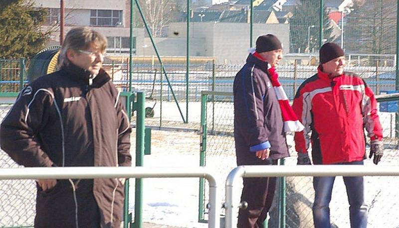 Mezistátní utkání žen U17 se hrálo na městském stadionu v Tachově a Česká republika porazila Ázerbájdžán 11:0. 