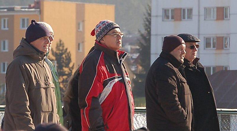 Mezistátní utkání žen U17 se hrálo na městském stadionu v Tachově a Česká republika porazila Ázerbájdžán 11:0. 