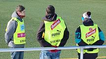 Mezistátní utkání žen U17 se hrálo na městském stadionu v Tachově a Česká republika porazila Ázerbájdžán 11:0. 