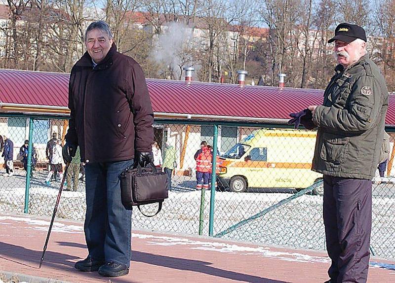 Mezistátní utkání žen U17 se hrálo na městském stadionu v Tachově a Česká republika porazila Ázerbájdžán 11:0. 