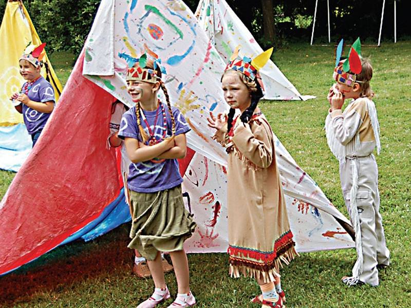 Indiánské léto byl název projektu, který posloužil k rozlučce s dětmi z Mateřské školy v Tyršově ulici v Tachově 