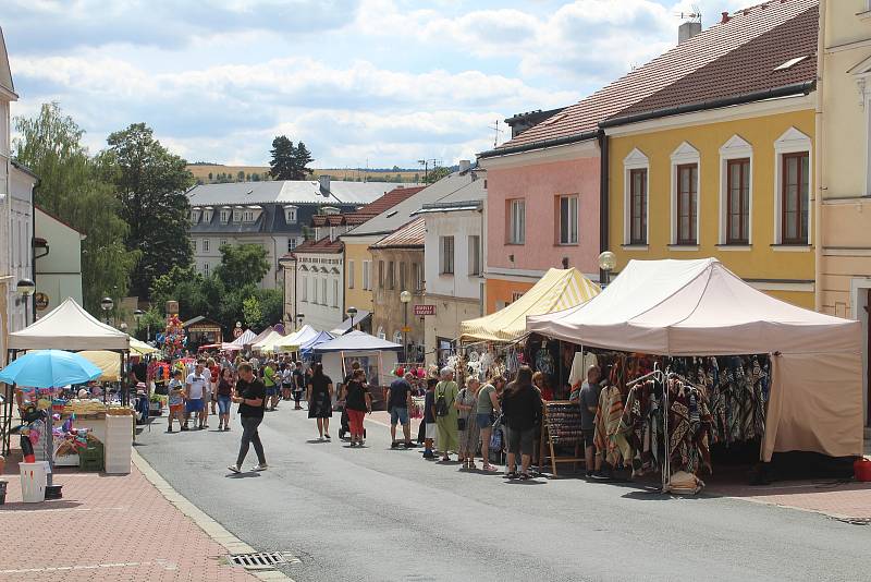 Ulice Tachova zaplnili návštěvníci Husitských historických slavností.