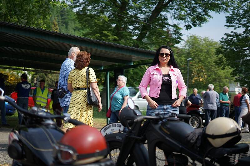 Ve Stříbře se uskutečnil sedmý ročník Májové jízdy veteránů.