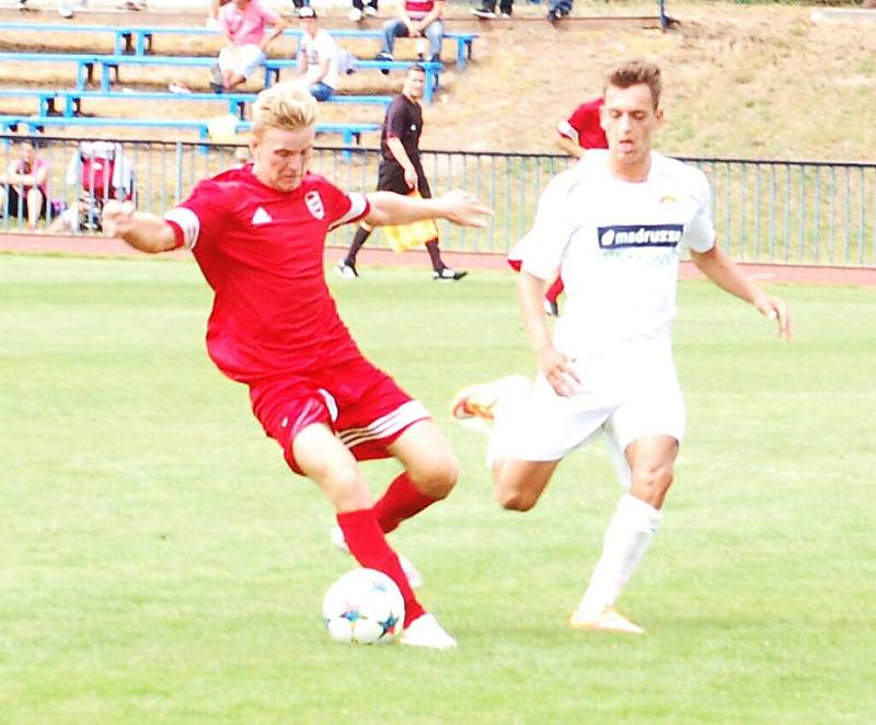 Fotbal: Nováček ČFL FK Tachov porazil divizní Klatovy 2:0