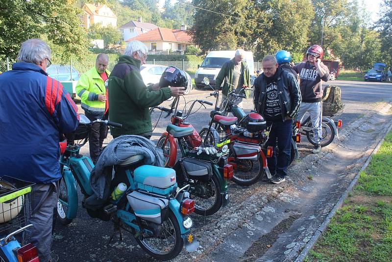 Ze setkání československých malých motocyklů ve Stříbře.