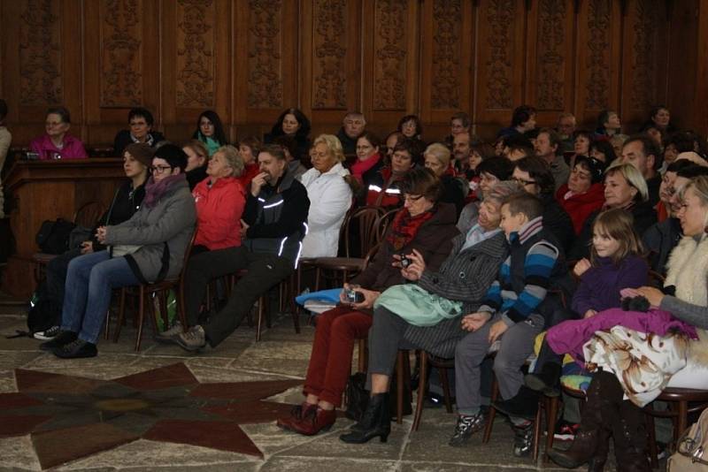 Katedrála v Kladrubech hostila koncert tibetských misek.