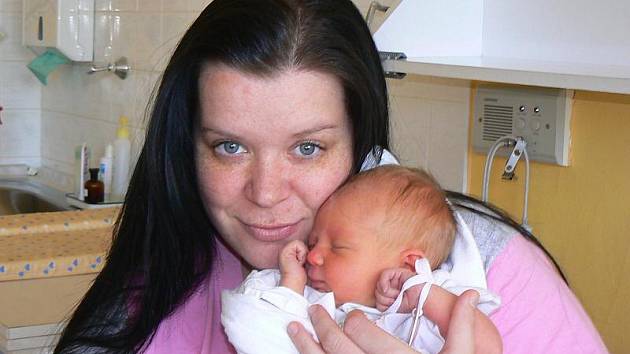Veronice a Jiřímu Noskovým z Tachova se 3. března patnáct minut po šesté hodině ráno narodila v plzeňské Mulačově nemocnici prvorozená dcera Justýna, která při narození vážila 2, 95 kilogramu a měřila 48 centimetrů.