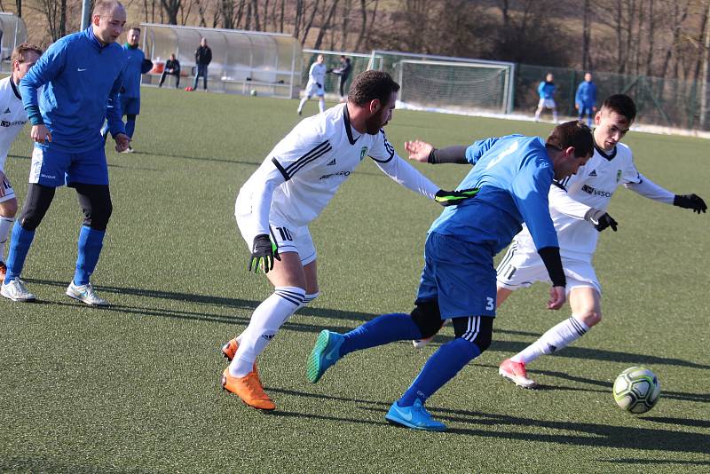 Dynamo Studánka (v modrém) - Baník Stříbro (v bílém) 0:2.