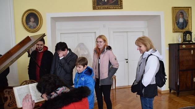 Valentýnské prohlídky v tachovském zámku přilákaly mnoho návštěvníků.