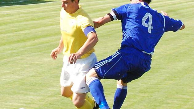 Fotbal – divize: FK Tachov – SK Benešov 2:1