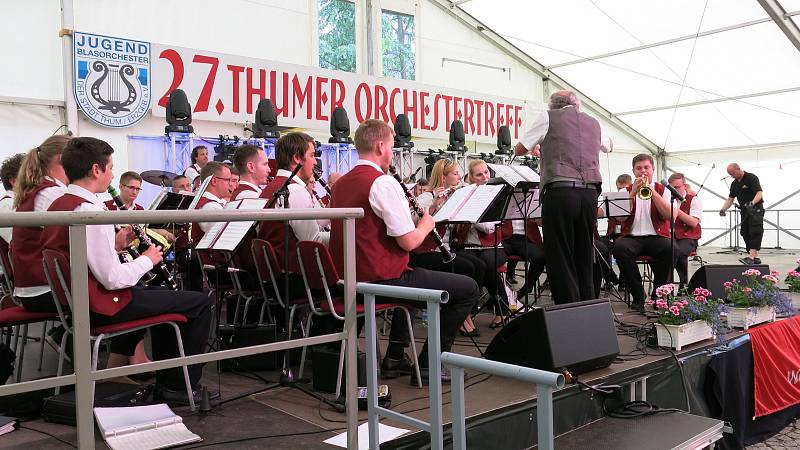 Dechový orchestr mladých ZUŠ Tachov účinkoval na hudebním festivalu v saském Thumu.