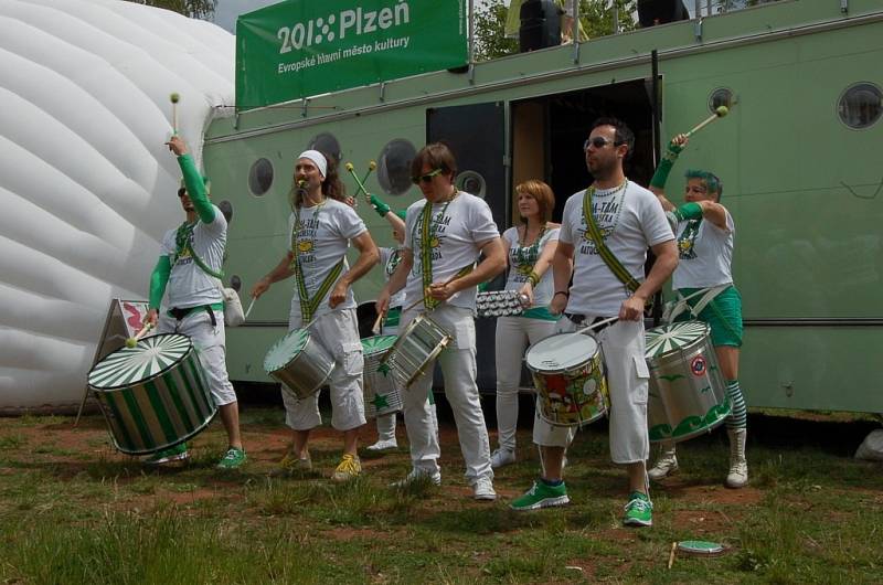 Oslavy Dne dětí v Plané provázela bubenická show