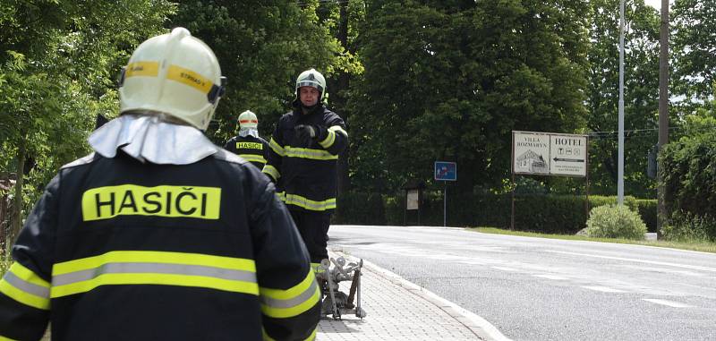 Dobrovolníci zkoušeli techniku, hadice i možnosti