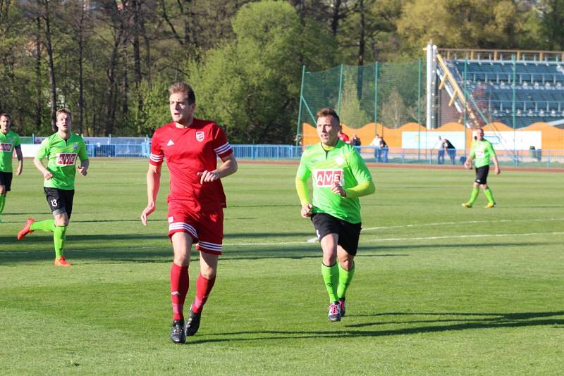 FK Tachov porazil ve středečním vloženém kole České fotbalové ligy Benátky nad Jizerou 2:1.