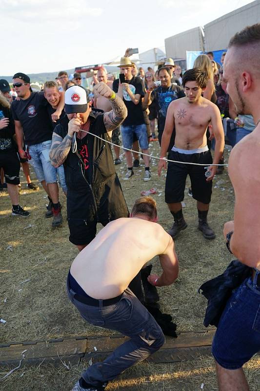 Na letišti nad Tachovem se uskutečnil další ročník rockového festivalu Tarock.