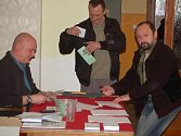 Šestatřicet delegátů Valné hromady Okresního fotbalového svazu Tachov se sešlo v Kostelci a rozhodlo ve volbách o předsedovi svazu a členů výkonného výboru.