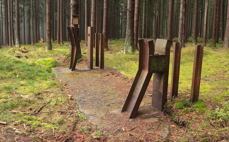 Závora Ippen, z roku 1938, která nikdy nebyla použita. Tento typ překážky vyráběla firma Alfréd Ippen z Hradce Králové a na Tachovsku je jediný dochovaný unikát (bez tyče).