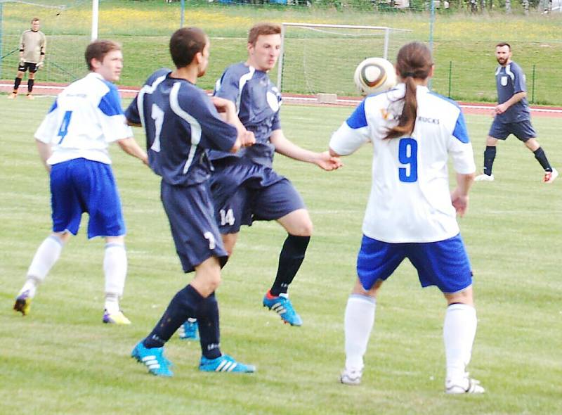 Dvaadvacáté kolo druhé třídy: Bor vs. Částkov