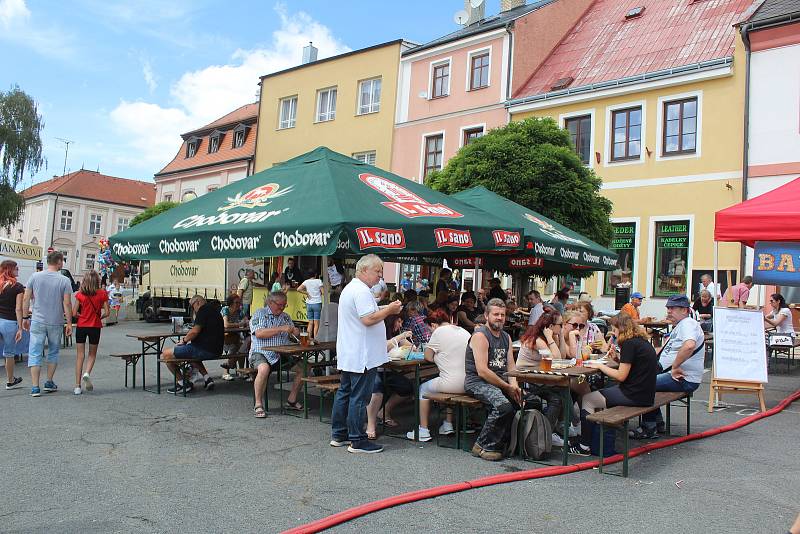 Ulice Tachova zaplnili návštěvníci Husitských historických slavností.