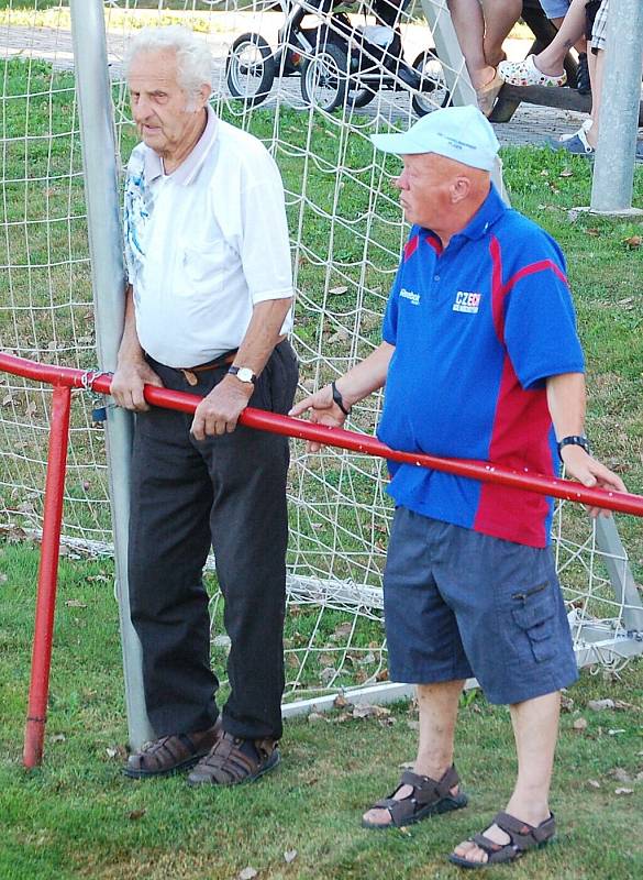 Domácí přivítali Zruč a dokázali góĺy Petra Hobzy a Horáčka vyhrát 2:1.