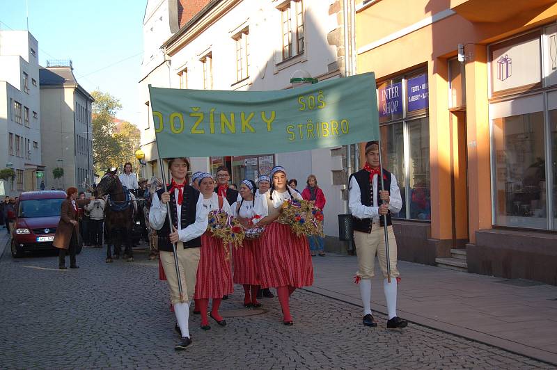 Dožínkový průvod prošel Stříbrem.