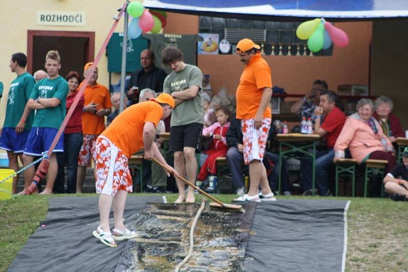 Na černošínském hřišti se konal desátý ročník Vodních her