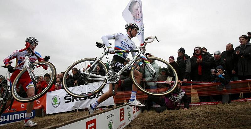 Zdeněk Štybar v Táboře opět stál při Světovém poháru cykokrosařů na stupni vítězů.