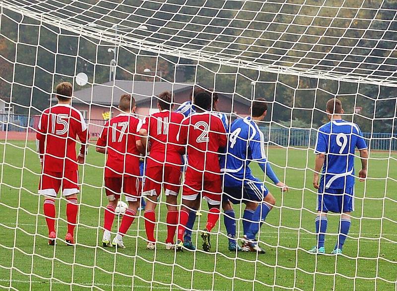  Fotbalisté FK Tachov důležité utkání zvládli, na domácím trávníku porazili Brozany 4:1.