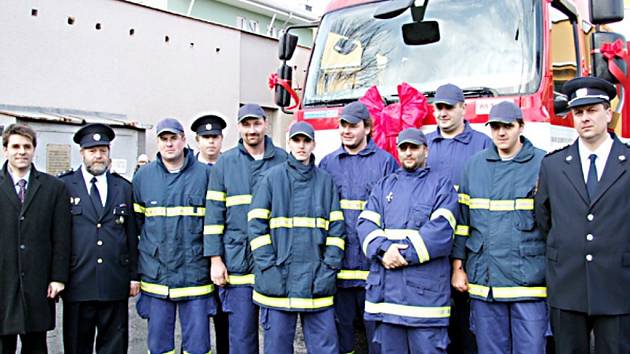Borský sbor dobrovolných hasičů (na snímku) se může od soboty pyšnit novým zásahovým vozidlem.