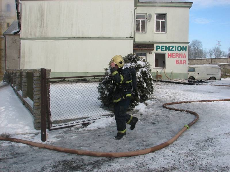 Ve Svaté Kateřině shořela škola. Škody jdou do milionů