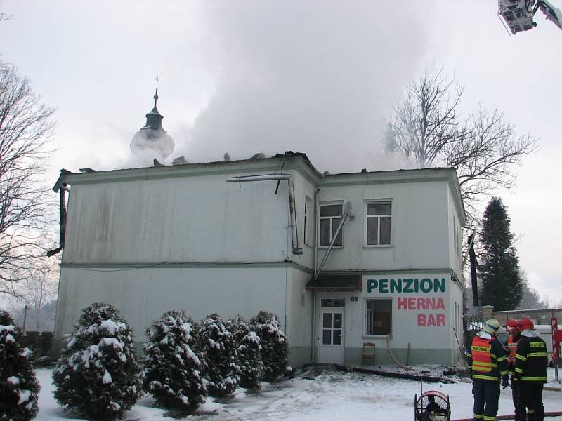 Ve Svaté Kateřině shořela škola. Škody jdou do milionů