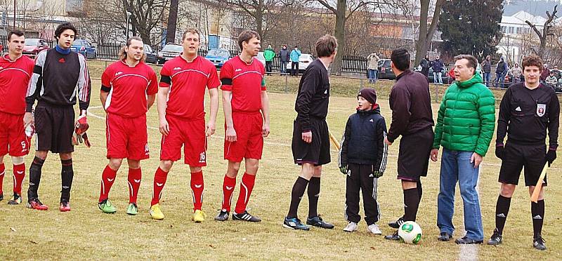 Fotbal: V okresním derby 1. A třídy prohrála Chodová Planá s Chodským Újezdem 1:4.