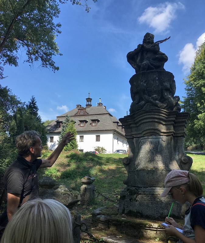 Vycházka zavedla zájemce do rezervace i k mlýnu