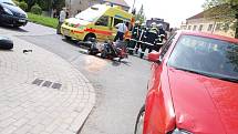 Na křižovatce plánských ulic Zámecká a Tylova se v pondělí před polednem střetly motocykl a automobil.