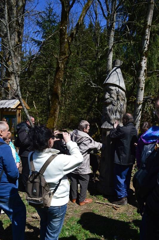 Naučné stezky jsou většinou bezbariérové, využívají je i nevidomí