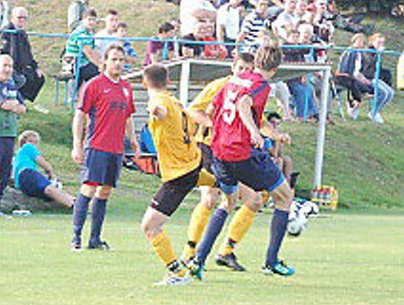 Fotbal: Sp. Dl. Újezd – TJ Zruč 1:2 