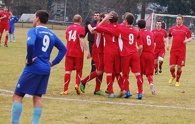 Fotbal: V okresním derby 1. A třídy prohrála Chodová Planá s Chodským Újezdem 1:4.