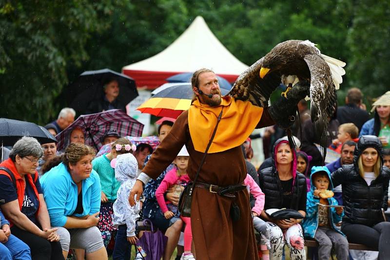 Zámek v Boru je na sezonu připraven, snad se uskuteční i Zámecké historické slavnosti.