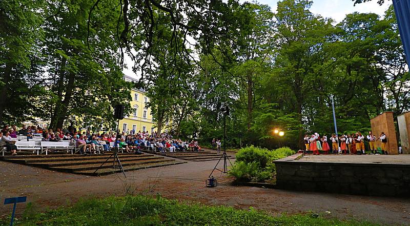 24. mezinárodní folklorní festival CIOFF® Plzeň 2022, úvodní večer v Konstantinových Lázních.